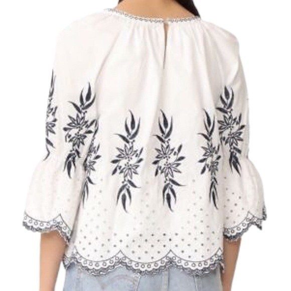Moon River Embroidered Eyelet Scalloped Hem Boho Top White & Blue Size Small - Picture 4 of 12
